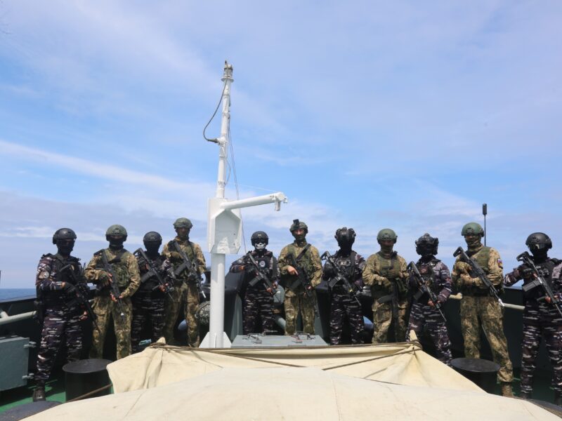 TNI AL DAN RUSSIAN NAVY BERLATIH VBSS HINGGA TEMBAKKAN MERIAM-76 PADA SEA PHASE EXERCISE ORRUDA 2026