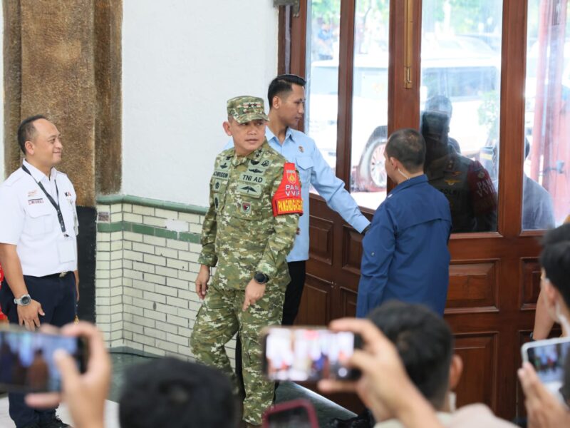 Pangdam IV/Diponegoro Pimpin PAM VVIP Kunjungan Presiden RI Resmikan Revitalisasi Cagar Budaya Stasiun Semarang Tawang