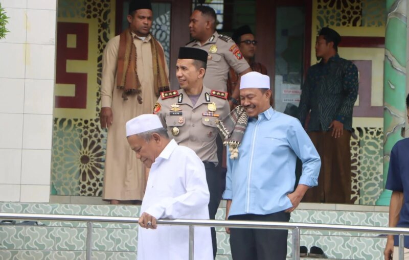 Kapolres Fakfak, Raja Fatagar dan Untung Tamsil Sepakat Jaga Keamanan Fakfak Lewat Adat – Detiktoday.com