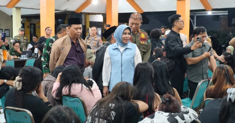 Wabup Sidoarjo Mimik Sidak Karaoke dan PKL di Kawasan Tol HK Jabon, 100 LC Jalani Skrining HIV/AIDS – Detiktoday.com