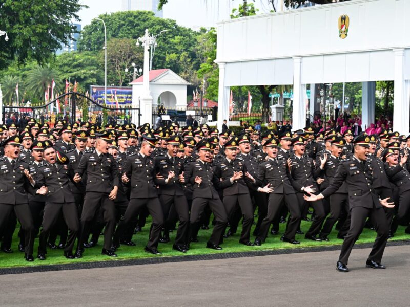 Panglima TNI Hadiri Upacara Prasetya Perwira (Praspa) TNI dan Polri Tahun 2026 di Istana Negara