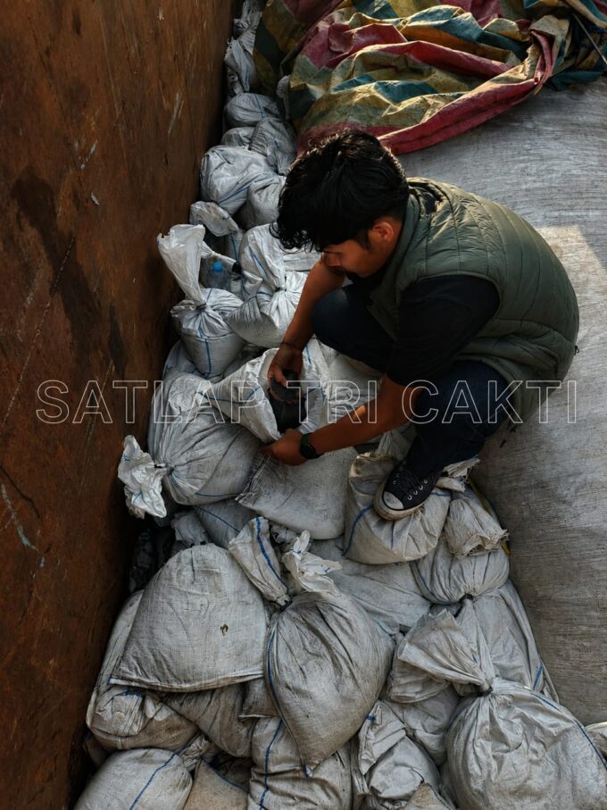 Satlap Tri Cakti Bersama Satgas Gabungan Gagalkan Perdagangan Bijih dan Balok Timah Ilegal di Pelabuhan Pelindo Belitung