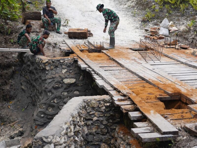 Rehab Jembatan TMMD Ke-129 Capai 55 Persen, Satgas TMMD Percepat Konektivitas dan Akses Masyarakat Kampung Sesor