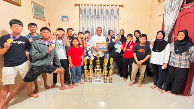 Kontingen Ayak Gacor Karate Club Kapuas Hulu Raih Prestasi Best Off The Best di Kejuaraan Antar Pelajar se-Kapuas Raya – Detiktoday.com