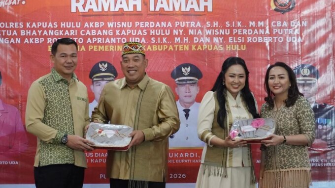 Estafet Kepemimpinan di Bumi Uncak Kapuas! Fransiskus Diaan Lepas AKBP Roberto, Sambut AKBP Wisnu – Detiktoday.com