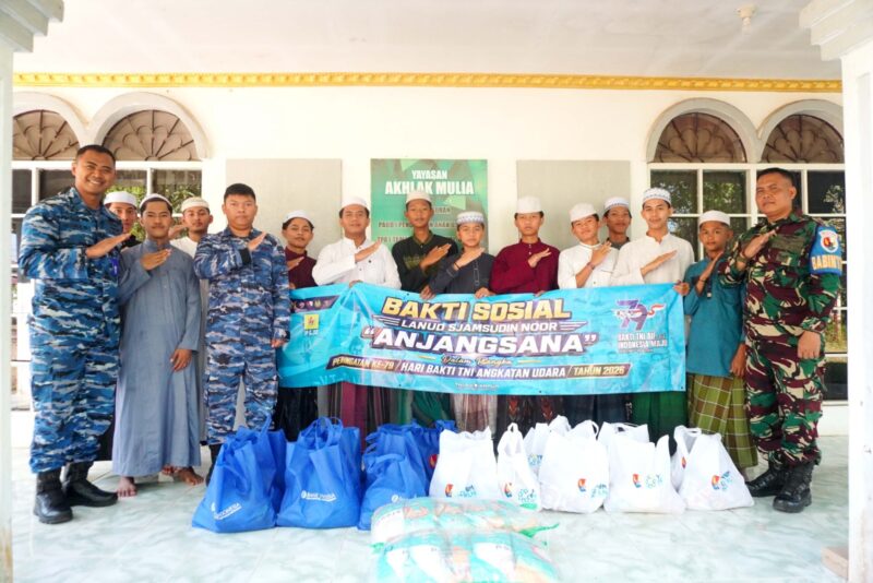 Berbagi Kasih dan Kepedulian di Hari Bakti Ke-79 TNI AU, Lanud Sjamsudin Noor Hadirkan Senyum untuk Anak Yatim dan Purnawirawan