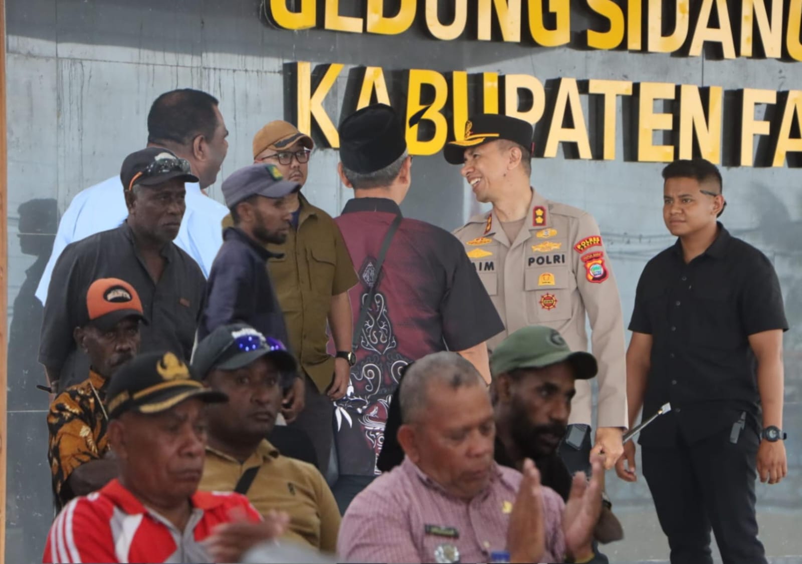 Kapolres Fakfak Turun Langsung Kawal Audensi Masyarakat Kokas di Gedung DPRK – Detiktoday.com