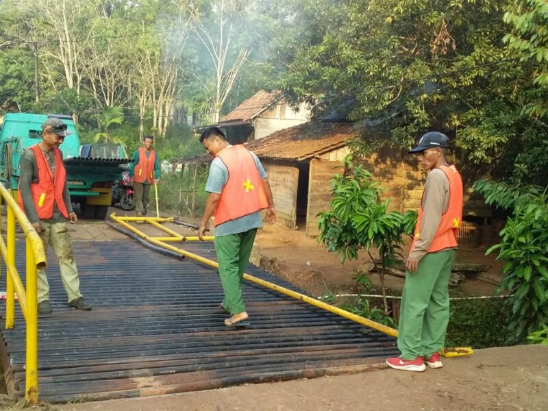Atas Instruksi Bupati Toha, Jembatan Purwosari Rampung Diperbaiki – Detiktoday.com