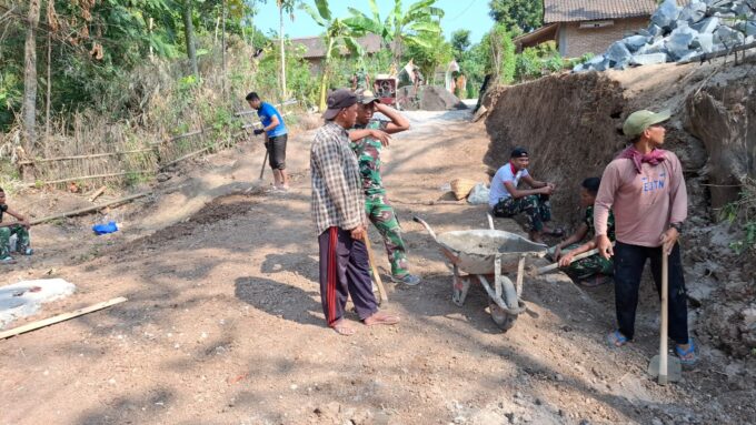 PSHT & PSHW Rayon Bulu Lor Bersama Satgas TMMD, Kebut Bikin Jembatan dan Talud
