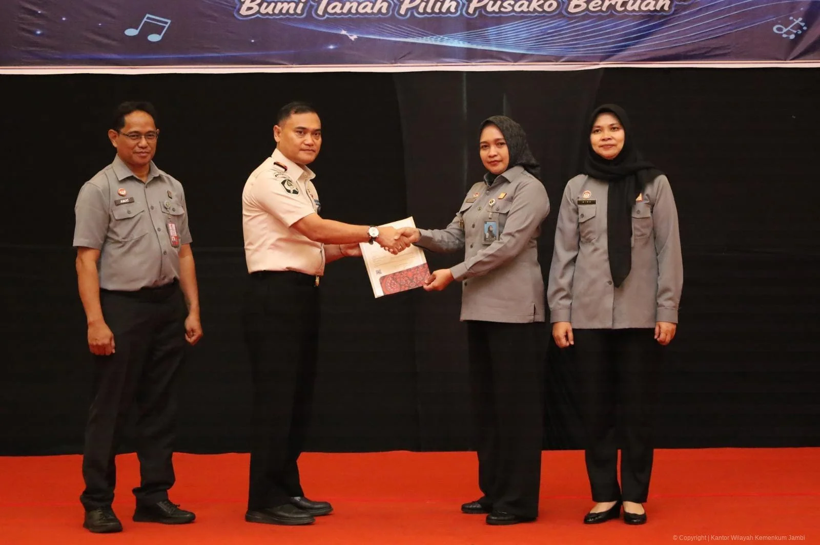 Enam Lagu Karya Kalapas Kelas IIA Jambi Resmi Kantongi Hak Cipta, Kanwil Kemenkum Serahkan Surat Pencatatan – Detiktoday.com