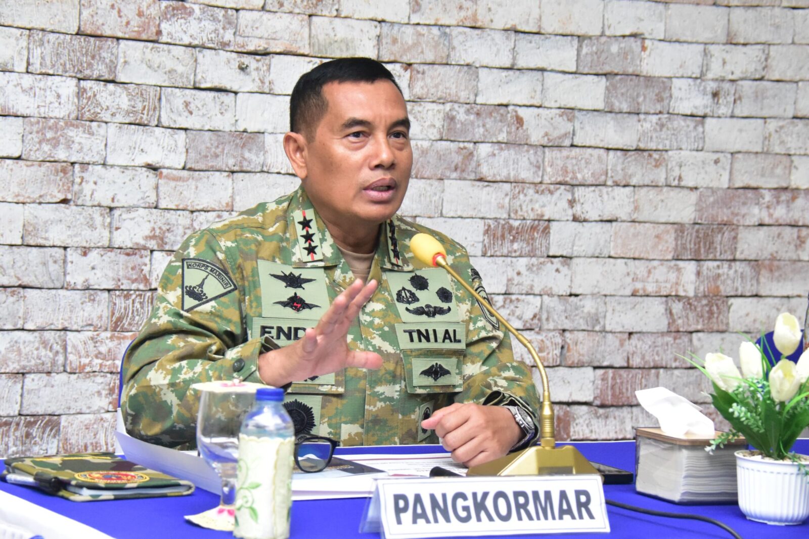 PANGKORMAR DORONG PENGUATAN KEMAMPUAN TEMPUR KORPS MARINIR MELALUI KAJIAN MERIAM HOWITZER 105 MM LG1 MK III
