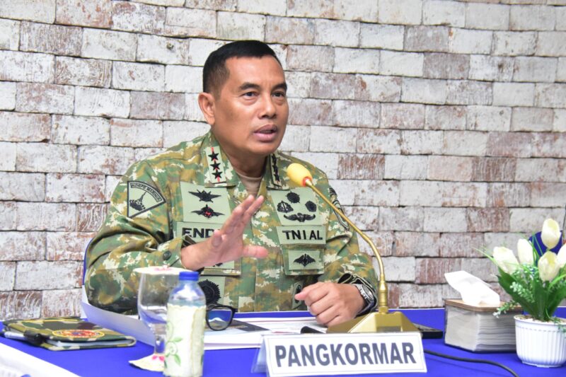 PANGKORMAR DORONG PENGUATAN KEMAMPUAN TEMPUR KORPS MARINIR MELALUI KAJIAN MERIAM HOWITZER 105 MM LG1 MK III