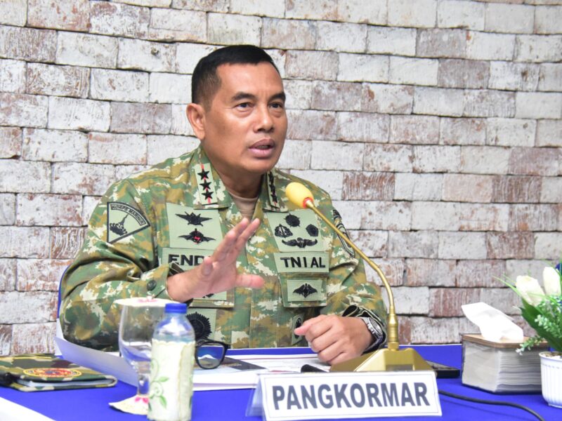 PANGKORMAR DORONG PENGUATAN KEMAMPUAN TEMPUR KORPS MARINIR MELALUI KAJIAN MERIAM HOWITZER 105 MM LG1 MK III