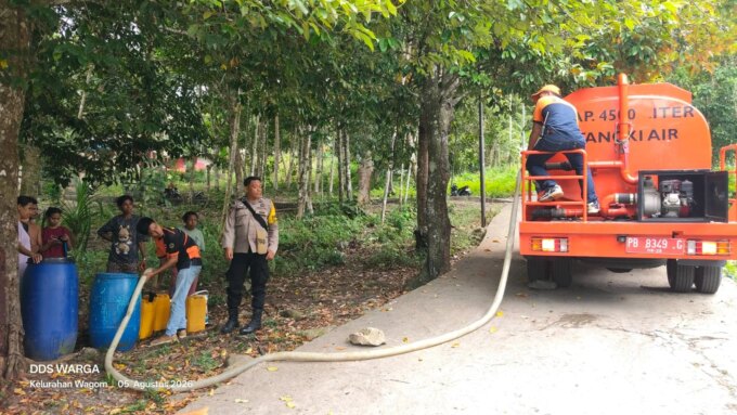 Tanggap Musim Kemarau, Bhabinkamtibmas Polres Fakfak bersama TNI dan BPBD Kawal Distribusi Air Bersih untuk Warga – Detiktoday.com
