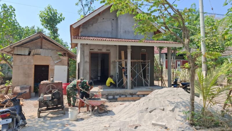 RTLH SENTUH 80%, KAMITUWO GUPIT TETAP TURUN TANGAN BANTU SATGAS TMMD REHAB RUMAH WARGANYA
