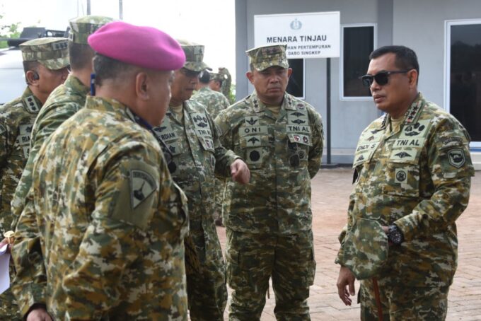 PANGKORMAR TINJAU LATIHAN INTEGRASI TNI TAHUN 2026
