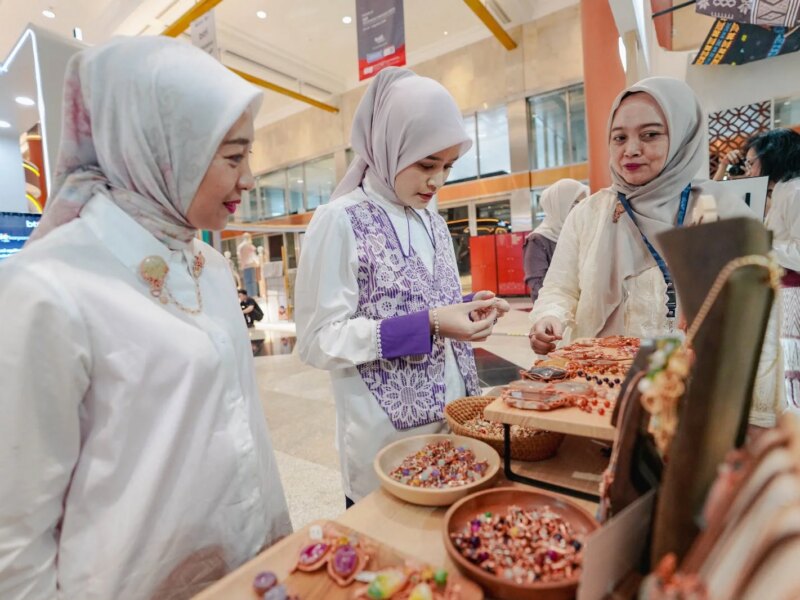 Pertamina Patra Niaga Regional Sumbagsel Bawa UMKM Bengkulu Tampil di Indonesia Fashion Week 2026 – Detiktoday.com
