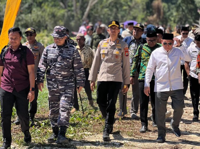 Satu Tungku Tiga Batu Hidup, Kapolres Fakfak Dukung Peringatan 666 Tahun Islam di Tanah Papua – Detiktoday.com