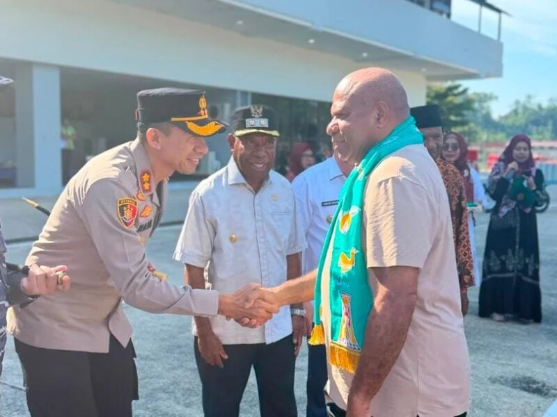 Kapolres Fakfak Jemput Gubernur Papua Jelang Peringatan 666 Tahun Islam Masuk Tanah Papua – Detiktoday.com