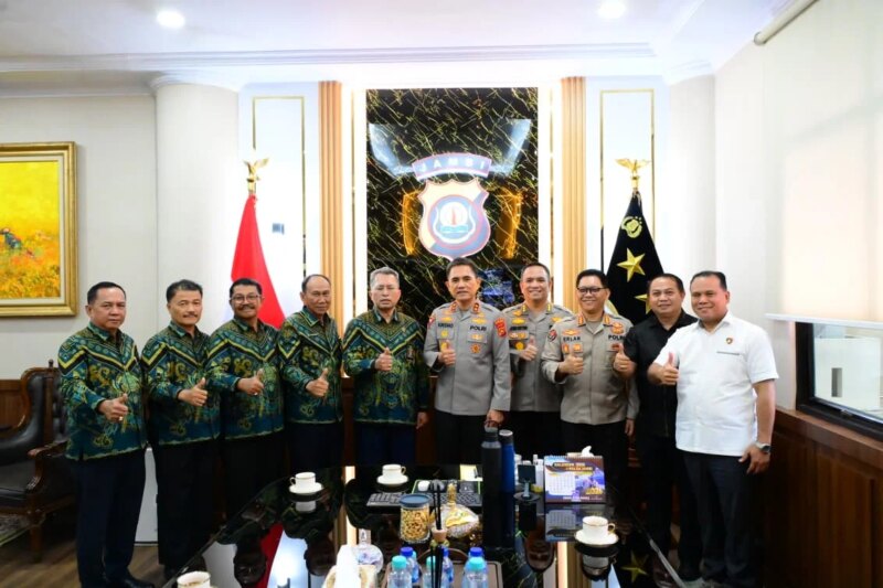 Kapolda Jambi Terima Silaturahmi Ketua Pengadilan Tinggi Jambi, Perkuat Sinergi Penegakan Hukum – Detiktoday.com
