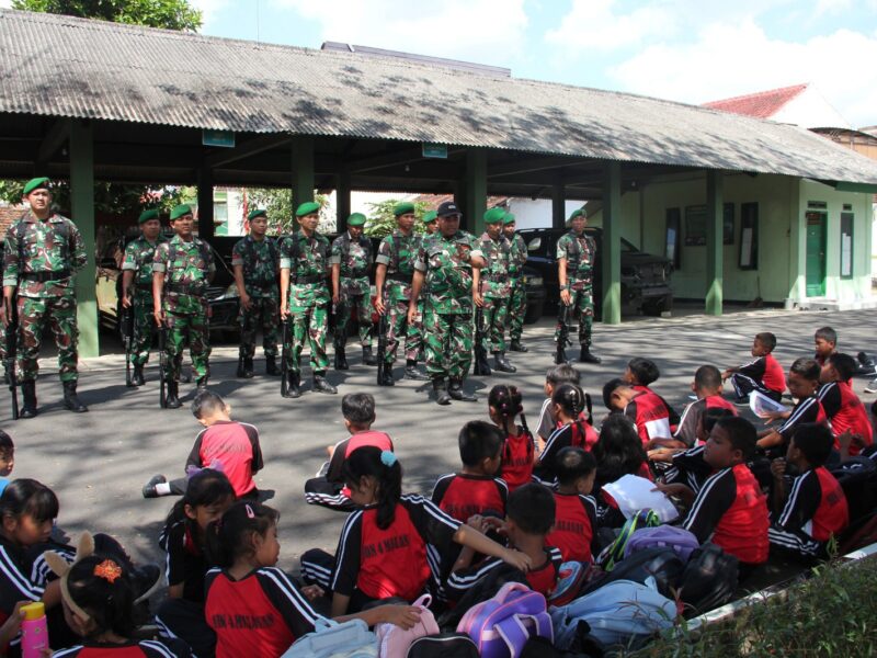 Kodim 0806/Trenggalek Perkuat Karakter Siswa Lewat Outing Class
