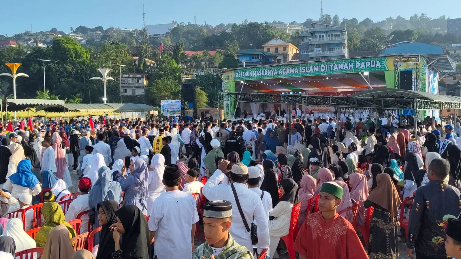 Fakfak Bersalawat, Ribuan Umat Islam Padati Puncak Peringatan 666 Tahun Islam Masuk Tanah Papua – Detiktoday.com