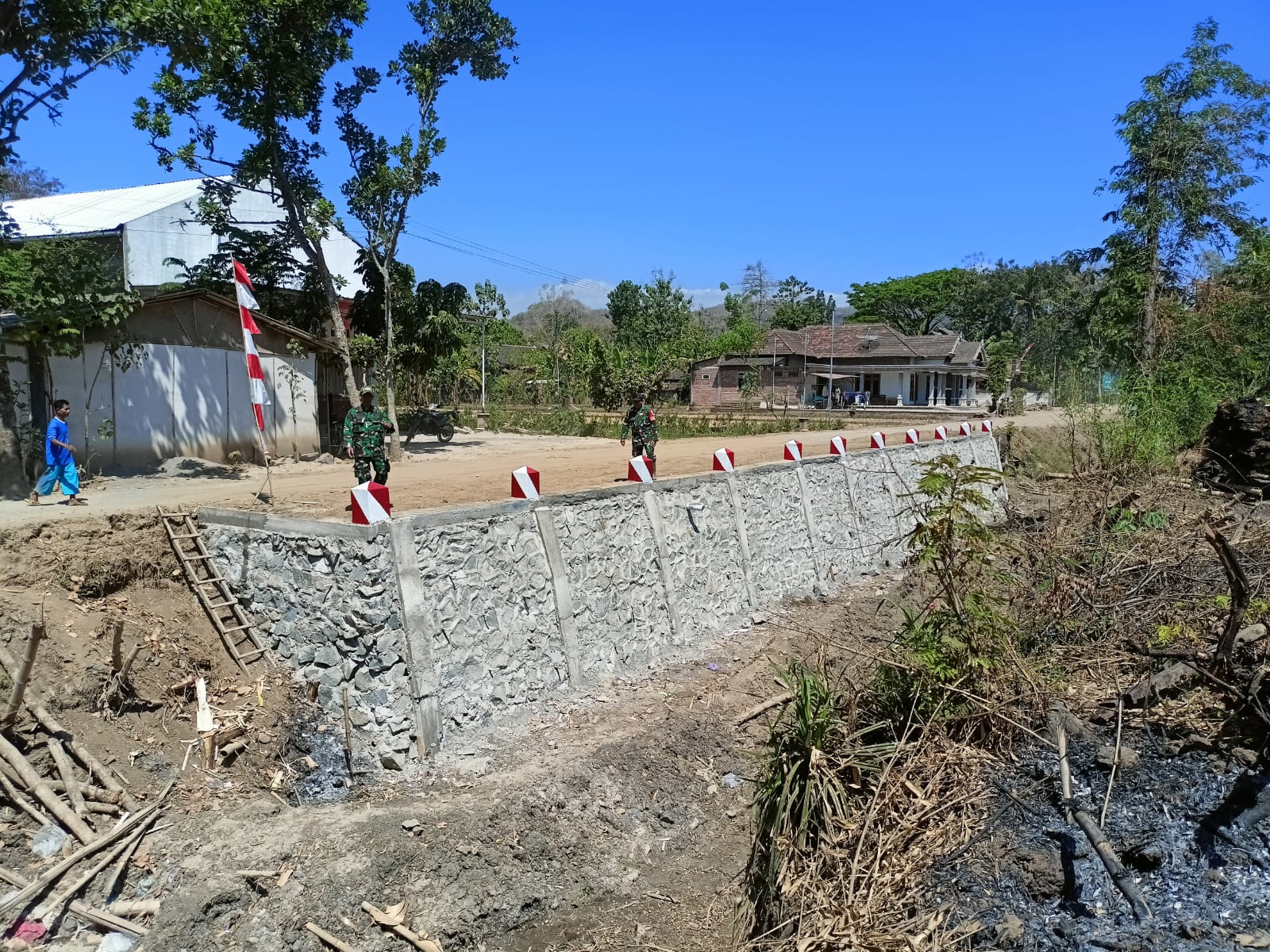 Pembangunan Sudah Selesai, Satgas Fokus Ratakan Tanah Dasar Sungai