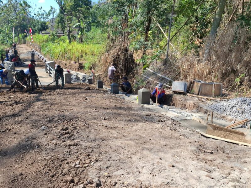 Satgas TMMD Bersama Warga, Terus Pacu Pembangunan Fisik