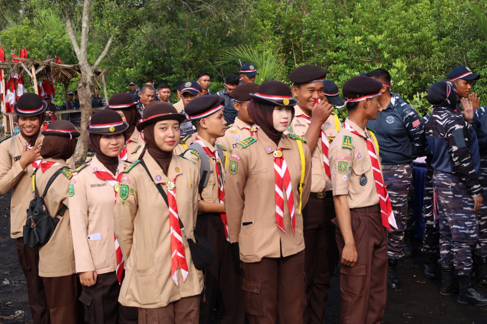 Saka Bahari Lanal Dumai Kobarkan Semangat Nasionalisme dan Peduli Pesisir di Kampung Nelayan
