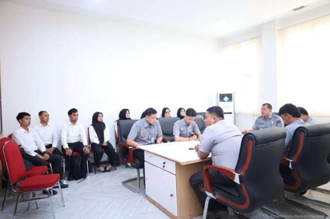 15 Peserta MagangHub Kemnaker Diberi Pembekalan di Kanwil Kementerian Hukum Jambi – Detiktoday.com
