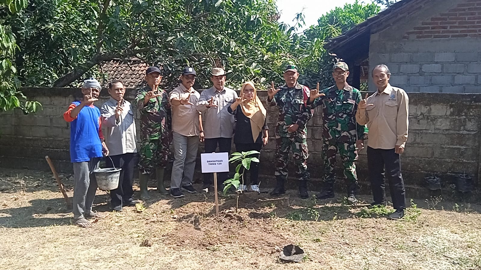 Sasaran Non Fisik, TMMD 129 Bulu Lor Gelar Penanaman Bibit Pohon
