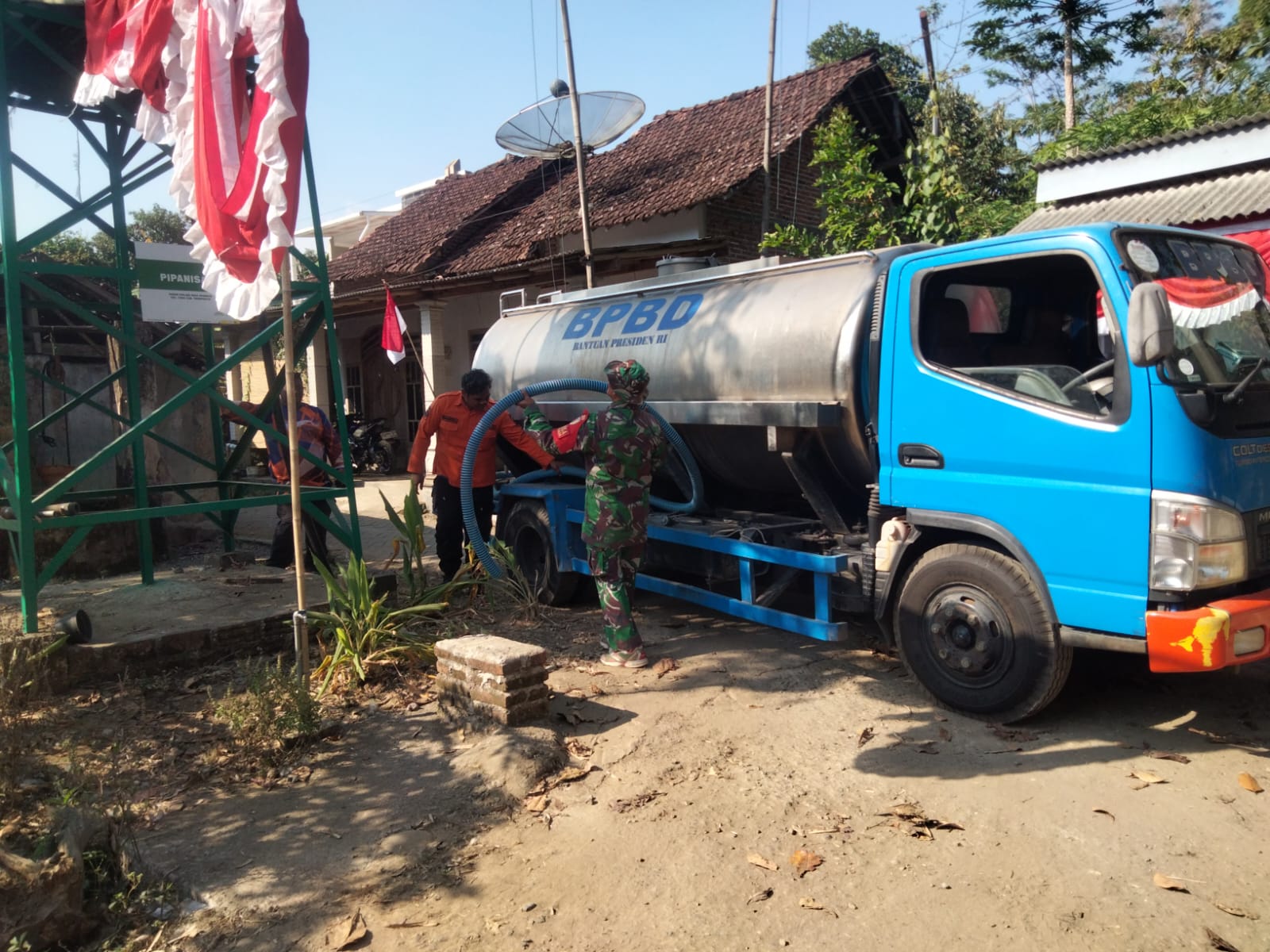 6.000 Liter Air Bersih Disalurkan untuk Warga Prambon