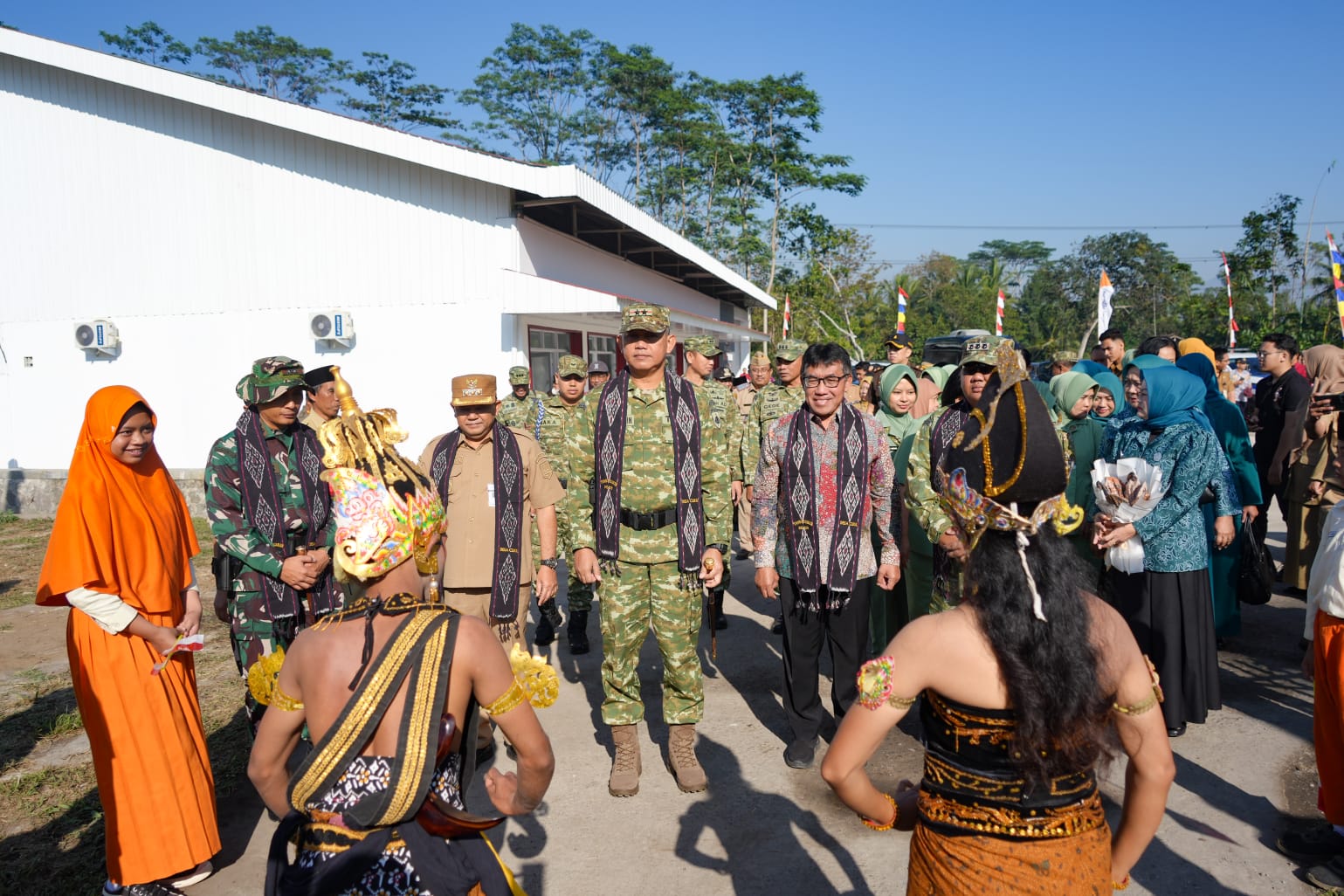 Tutup Dikmaba Infanteri TNI AD Gelombang II TA 2026, Pangdam IV/Diponegoro Tekankan Profesionalisme dan Pengabdian