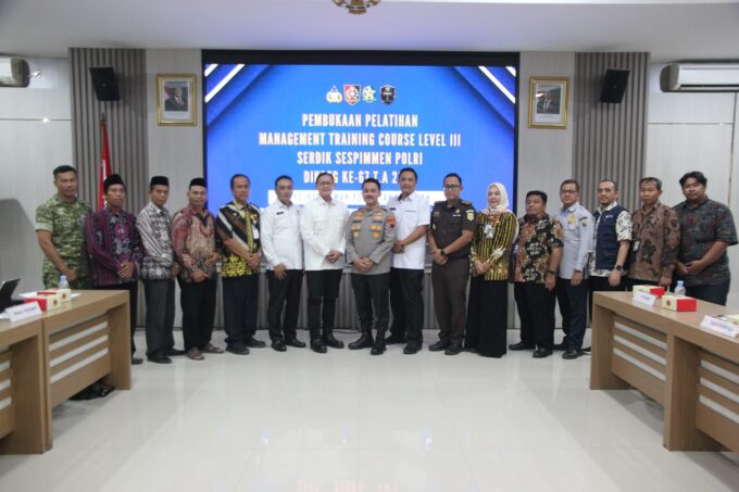 Sespimmen Polri Pelajari Strategi Kepemimpinan melalui Studi Lingkungan di Demak