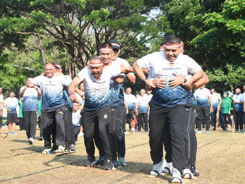 Pangdam IV/Diponegoro dan Keluarga Besar Kodam Rayakan Kemerdekaan dengan Penuh Kebersamaan