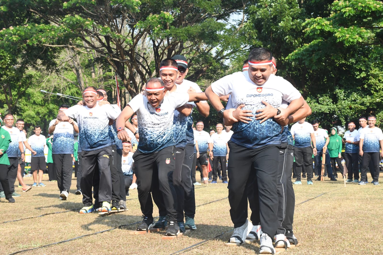 Pangdam IV/Diponegoro dan Keluarga Besar Kodam Rayakan Kemerdekaan dengan Penuh Kebersamaan