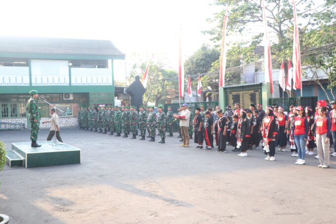 HUT Ke-81 RI, Dandim Tulungagung Berangkatkan Kirab Gelora Merah Putih Puncak Secang 2026