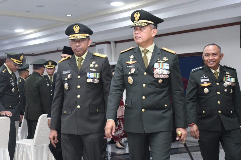 Pangdam IV/Diponegoro Hadiri Upacara HUT Ke-81 RI, Semangat Kemerdekaan Menggema di Simpang Lima