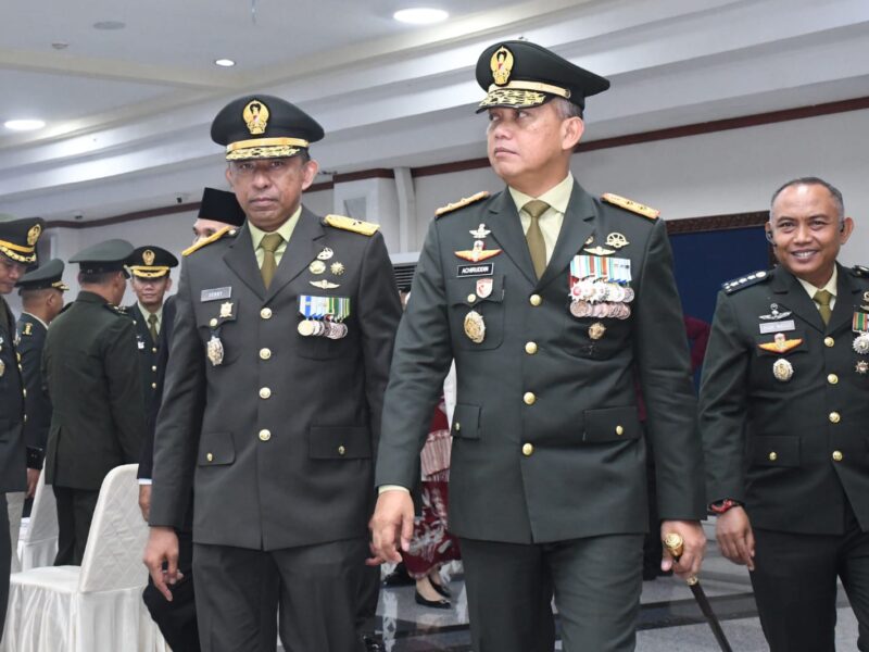 Pangdam IV/Diponegoro Hadiri Upacara HUT Ke-81 RI, Semangat Kemerdekaan Menggema di Simpang Lima
