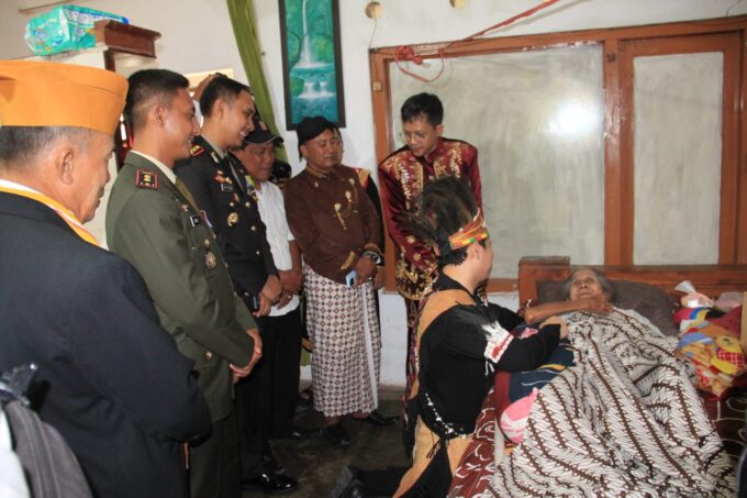 HUT Ke-81 RI, Forkopimda Trenggalek Sambangi Veteran