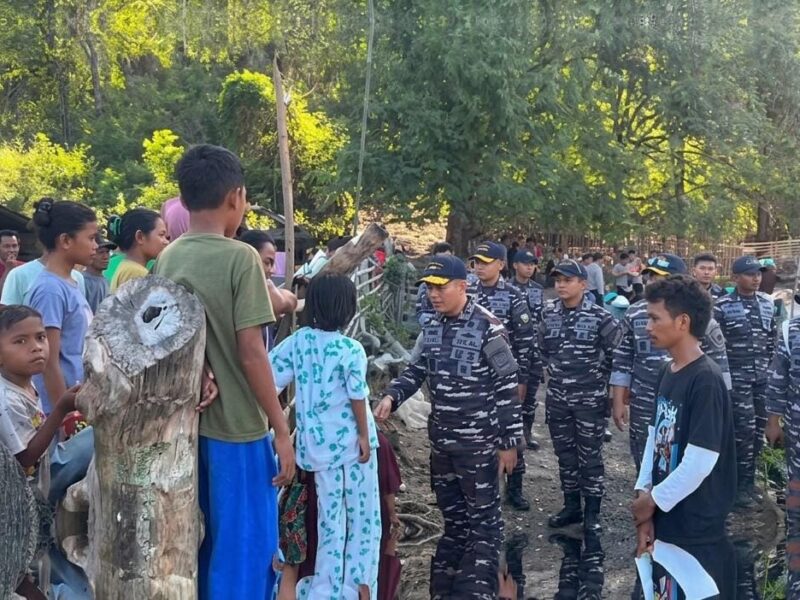 TNI AL TERUS KERAHKAN ALUTSISTA, PERCEPAT EVAKUASI DAN DISTRIBUSI LOGISTIK BENCANA DI NTT