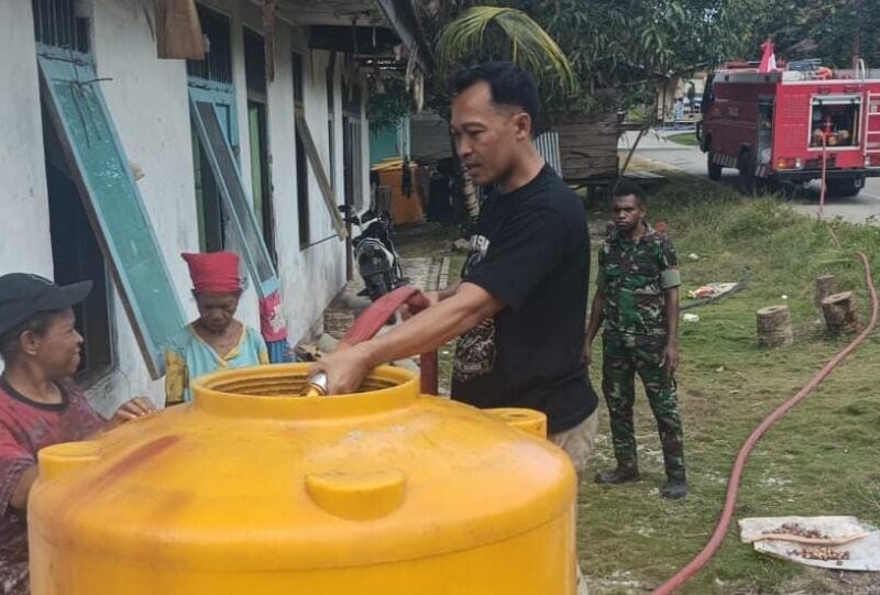 Dandim 1803/Fakfak Turun Langsung Salurkan Air Bersih ke Kampung Werpigan Distrik Wartutin – Detiktoday.com