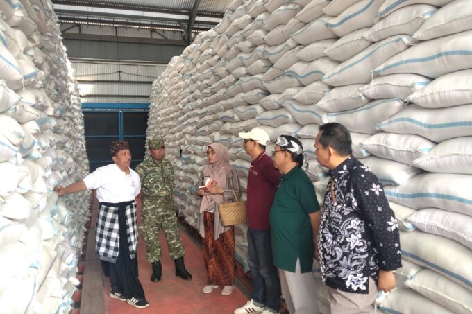 TNI-Polri dan Pemda Trenggalek, Pantau Harga Bahan Pokok di Pasar