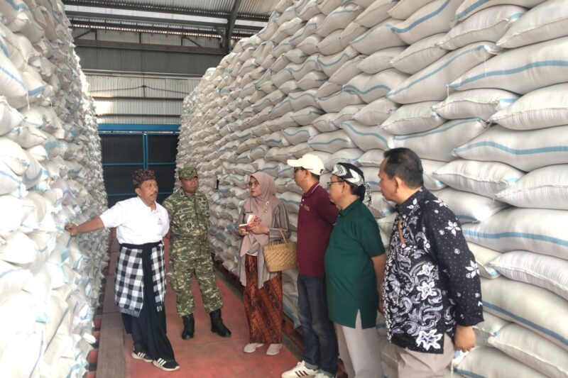TNI-Polri dan Pemda Trenggalek, Pantau Harga Bahan Pokok di Pasar