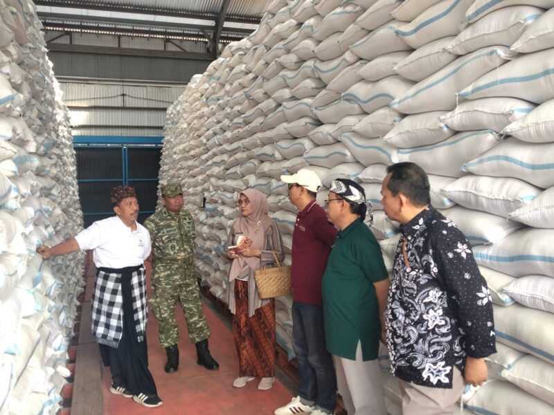 TNI-Polri dan Pemda Trenggalek, Pantau Harga Bahan Pokok di Pasar