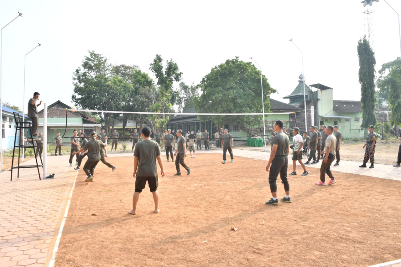 Olahraga Bersama Sarana Sehat Anggota Kodim Ponorogo