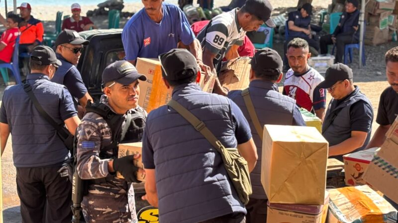 TNI AL DAN BANK INDONESIA, SALURKAN BANTUAN KEMANUSIAAN DI PULAU PALUE NTT