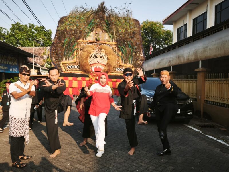 Karnaval HUT ke-81 RI di Jala Griya Meriah, Mimik Idayana Ajak Warga Semangat Gotong Royong – Detiktoday.com