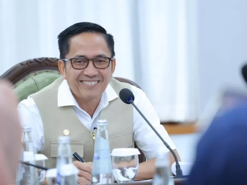 Kabut Asap Menebal, Ratu Dewa Siapkan 10 Ribu Masker untuk Warga Palembang – Detiktoday.com