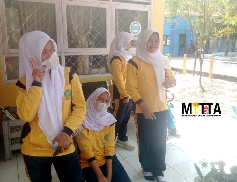 Inisiatif Hadapi Kabut Asap, Pelajar SMAN 7 Prabumulih Mulai Gunakan Masker – Detiktoday.com